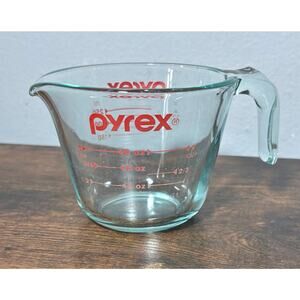 Vintage Pyrex 1 cup/250ml Glass Measuring Cup Open Handle USA